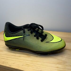 Nike 844442 Kids Youth SZ 11C  Junior Bravata II Firm Ground Soccer Cleats